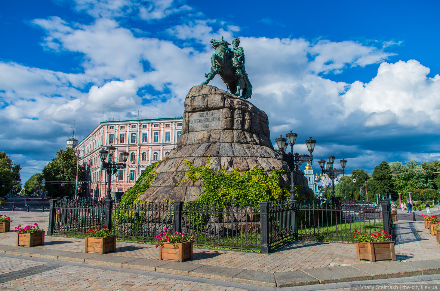 Хмельницький — Київ відстань: скільки кілометрів і як дістатися