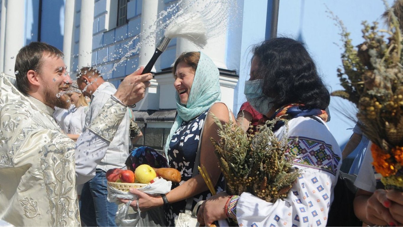 Які свята відзначають 14 серпня?