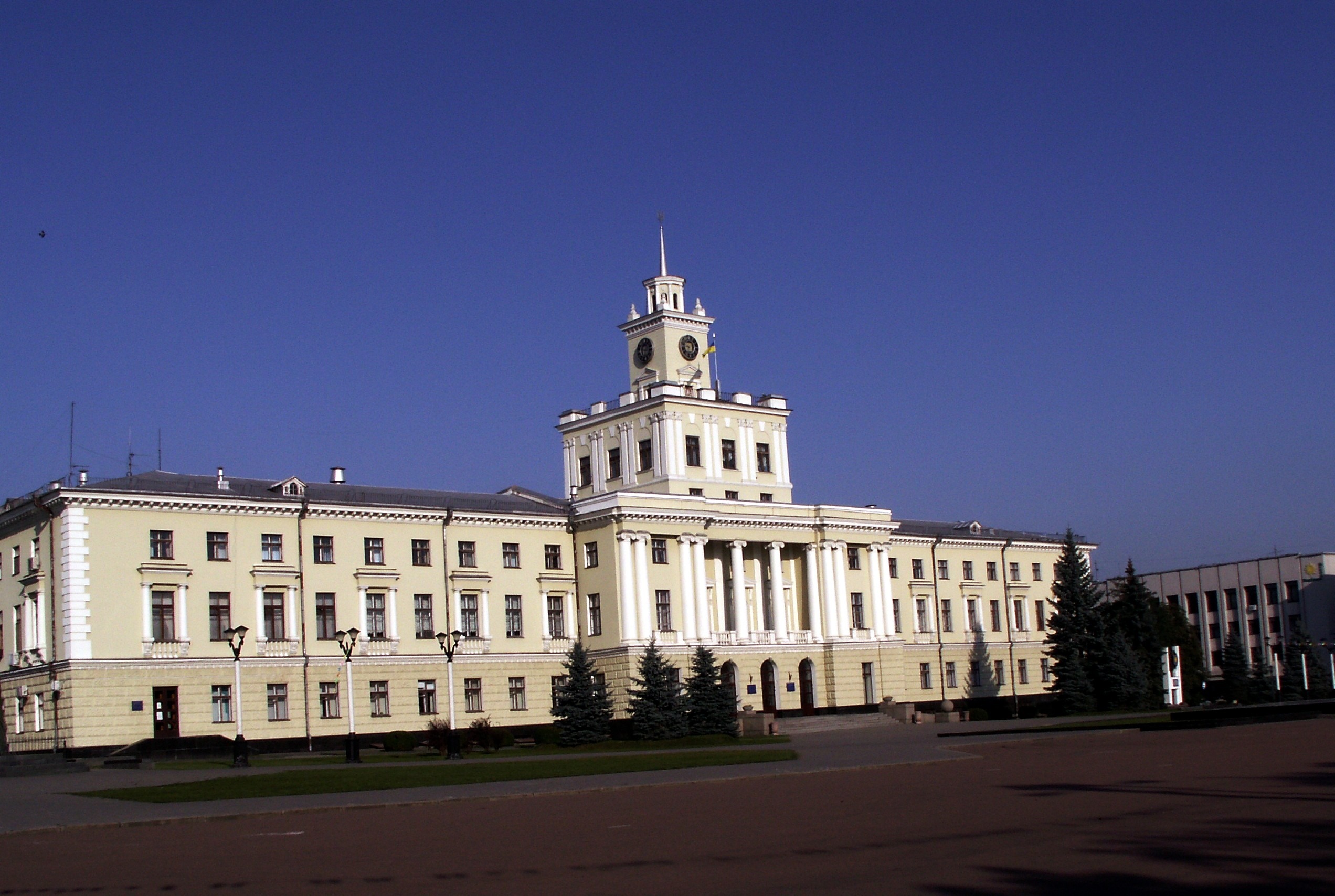 Яка відстань між Хмельницьким і Тернополем?
